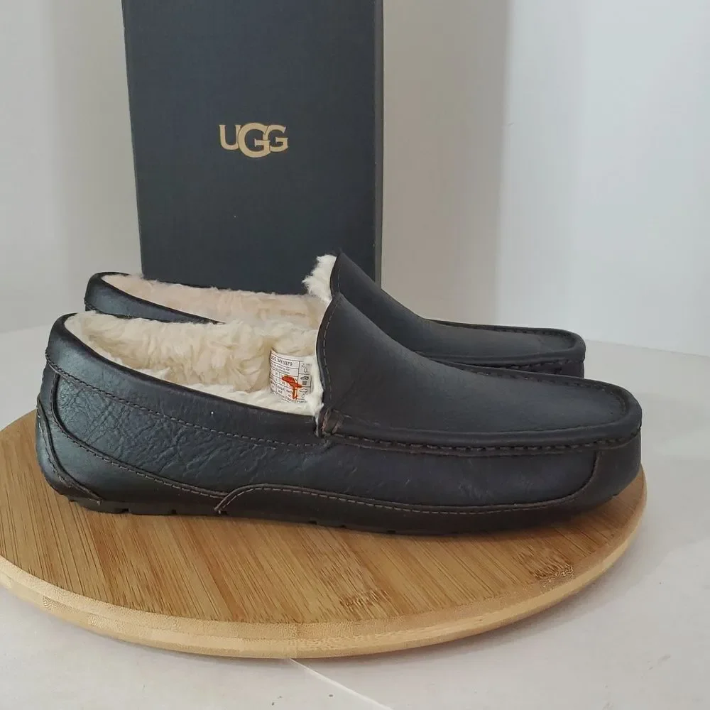 UGG men ascot